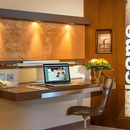 Essential By Dorint Frankfurt-niederrad Hotel 4*