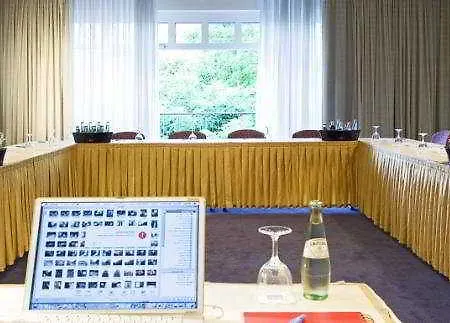 Essential By Dorint Frankfurt-niederrad 4* פרנקפורט