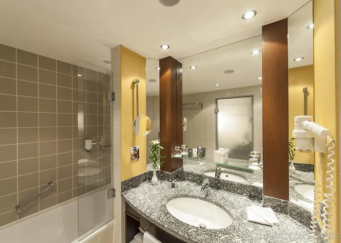 Essential By Dorint Frankfurt-niederrad 4* 프랑크푸르트