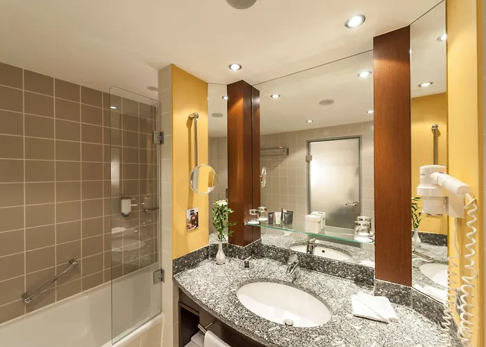 Hotel Essential By Dorint Frankfurt-niederrad 4*